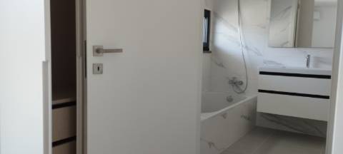 T2 com varanda, garagem dupla e acabamentos modernos em Cabanas de Tavira