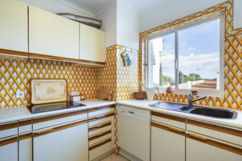 Apartamento T2 com terraço e piscina em Vale do Lobo