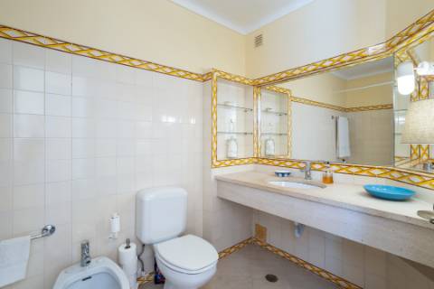 Apartamento T2 com terraço e piscina em Vale do Lobo