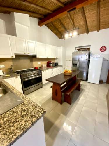 Moradia térrea T3 com terreno, privacidade e charme rústico, perto da Luz de Tavira