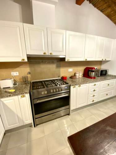 Moradia térrea T3 com terreno, privacidade e charme rústico, perto da Luz de Tavira