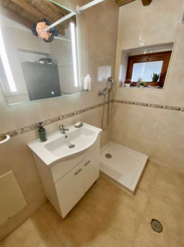 Moradia térrea T3 com terreno, privacidade e charme rústico, perto da Luz de Tavira