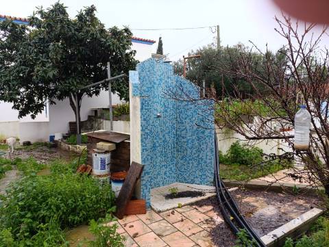 Moradia térrea T3 com terreno, privacidade e charme rústico, perto da Luz de Tavira