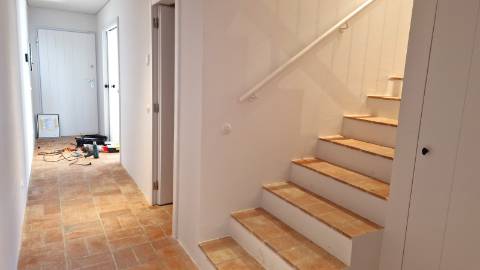 Moradia T3 luxuosa, em Tavira com piscina e estacionamento privado