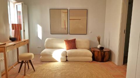 Moradia T3 luxuosa, em Tavira com piscina e estacionamento privado