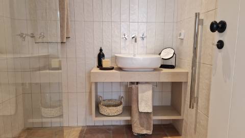 Moradia T3 luxuosa, em Tavira com piscina e estacionamento privado