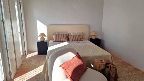 Moradia T3 luxuosa, em Tavira com piscina e estacionamento privado