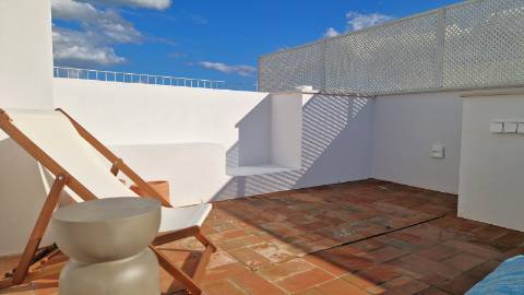 Moradia T3 luxuosa, em Tavira com piscina e estacionamento privado
