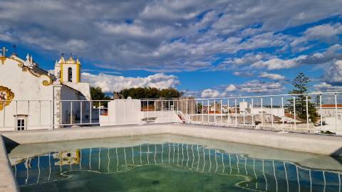 Moradia T3 luxuosa, em Tavira com piscina e estacionamento privado