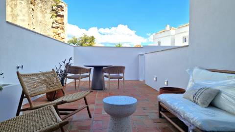 Moradia T3 exclusiva em Tavira, com piscina e estacionamento privados