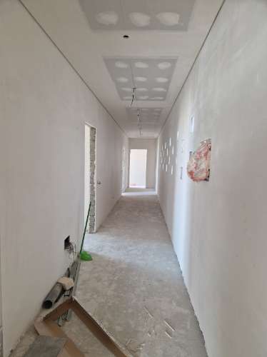 Moradia moderna T5, com garagem e piscina, para venda em Tavira