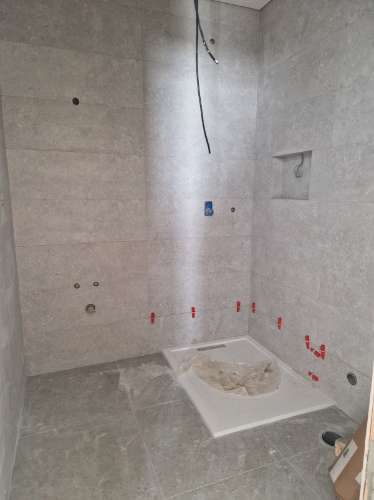 Moradia moderna T5, com garagem e piscina, para venda em Tavira