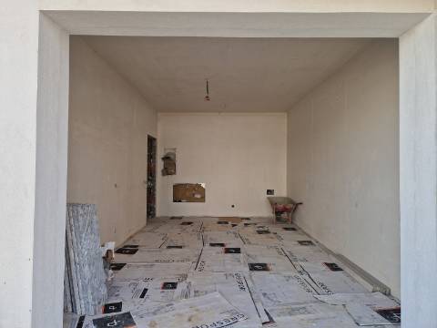 Moradia moderna T5, com garagem e piscina, para venda em Tavira