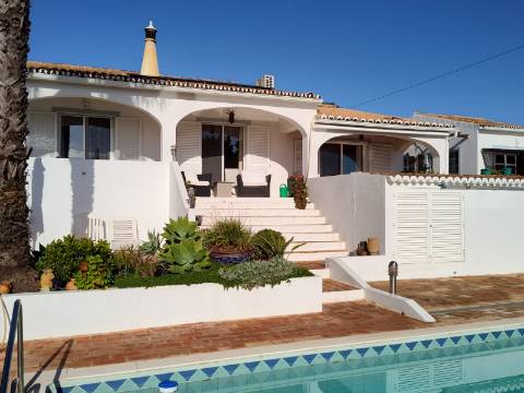 Moradia T2 com Piscina e Privacidade a 15 Min de Tavira