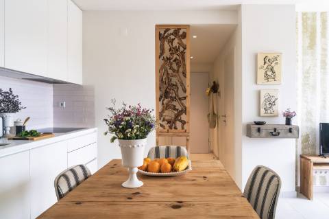 Apartamento T2 com Varanda com acesso a Piscina e garagem