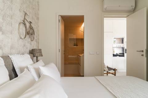 Apartamento T2 com Varanda com acesso a Piscina e garagem