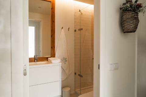 Apartamento T2 com Varanda com acesso a Piscina e garagem