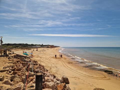 Apartamento em Quarteira com Piscina e Vista Mar