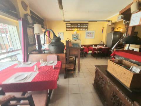 Restaurante equipado e mobilado para venda em Tavira, perto do centro histórico