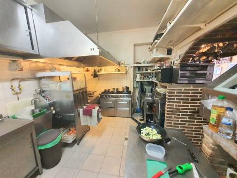Restaurante equipado e mobilado para venda em Tavira, perto do centro histórico
