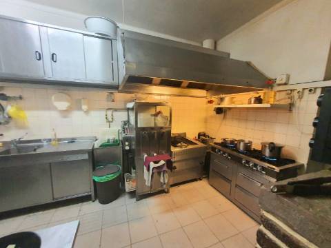 Restaurante equipado e mobilado para venda em Tavira, perto do centro histórico