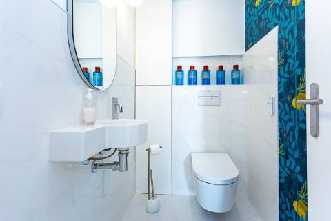 Moradia com Garagem, Piscina, Jardim e amplos Terraços, para venda no centro histórico de Tavira.