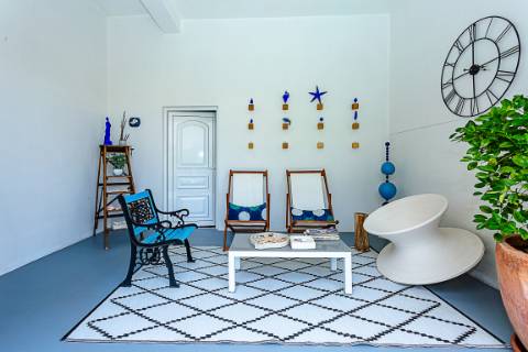 Moradia com Garagem, Piscina, Jardim e amplos Terraços, para venda no centro histórico de Tavira.