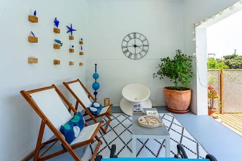 Moradia com Garagem, Piscina, Jardim e amplos Terraços, para venda no centro histórico de Tavira.