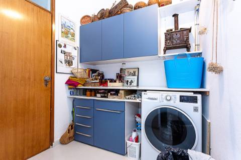 Moradia com Garagem, Piscina, Jardim e amplos Terraços, para venda no centro histórico de Tavira.