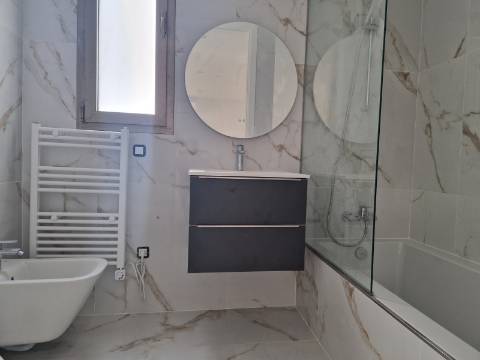 Apartamento T2 em Cabanas de Tavira, em condomínio com piscina e garagem