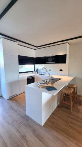 Apartamento T2 em Albufeira com piscina, varanda e garagem