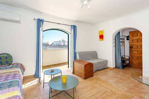 Apartamento T0 com Terraço Panorâmico em Cabanas de Tavira