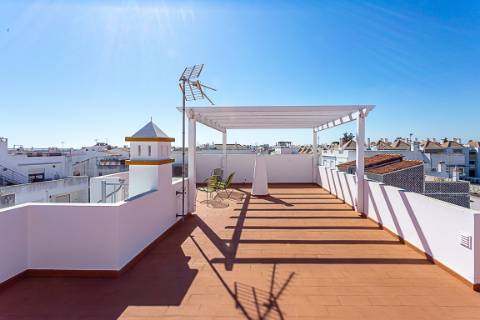 Apartamento T0 com Terraço Panorâmico em Cabanas de Tavira