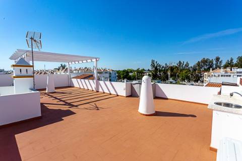 Apartamento T0 com Terraço Panorâmico em Cabanas de Tavira