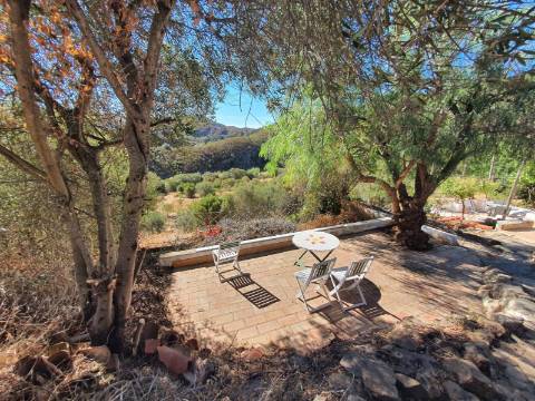 Moradia Tradicional T2 com anexo para venda no campo a 20 minutos de Tavira