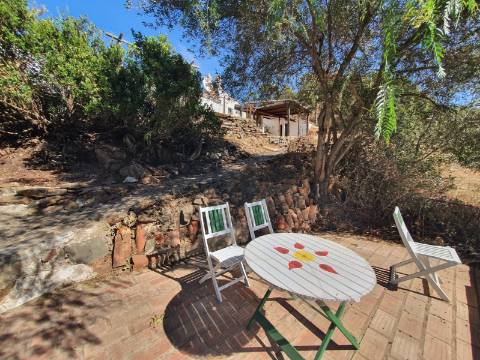 Moradia Tradicional T2 com anexo para venda no campo a 20 minutos de Tavira