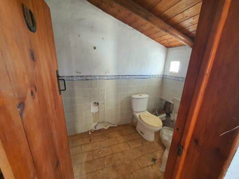 Moradia Tradicional T2 com anexo para venda no campo a 20 minutos de Tavira