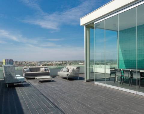 Apartamento T3 Duplex com Rooftop Privativo e piscina