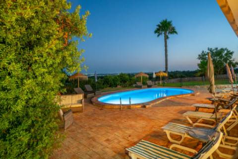 Quinta com Moradia T7+1 com Piscina, Vista Mar, Picadeiro e espaços independentes em Santo Estêvão