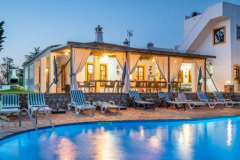 Quinta com Moradia T7+1 com Piscina, Vista Mar, Picadeiro e espaços independentes em Santo Estêvão