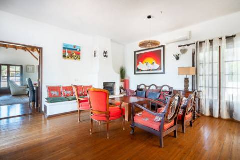 Quinta com Moradia T7+1 com Piscina, Vista Mar, Picadeiro e espaços independentes em Santo Estêvão