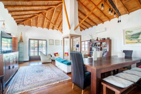 Quinta com Moradia T7+1 com Piscina, Vista Mar, Picadeiro e espaços independentes em Santo Estêvão