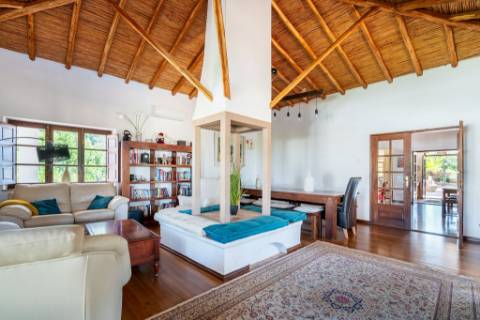 Quinta com Moradia T7+1 com Piscina, Vista Mar, Picadeiro e espaços independentes em Santo Estêvão