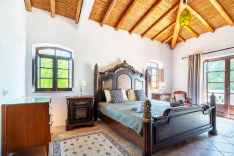 Quinta com Moradia T7+1 com Piscina, Vista Mar, Picadeiro e espaços independentes em Santo Estêvão