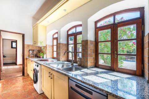 Quinta com Moradia T7+1 com Piscina, Vista Mar, Picadeiro e espaços independentes em Santo Estêvão