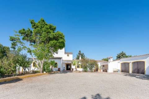 Quinta com Moradia T7+1 com Piscina, Vista Mar, Picadeiro e espaços independentes em Santo Estêvão