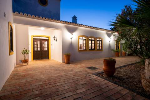 Quinta com Moradia T7+1 com Piscina, Vista Mar, Picadeiro e espaços independentes em Santo Estêvão