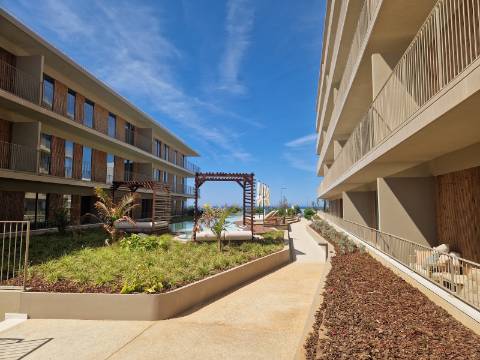 Apartamento T3, com Vista Mar, Piscina e Garagem em Quarteira