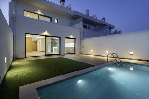 Moradia T3 com piscina e vista mar para venda em Santa Luzia, Tavira