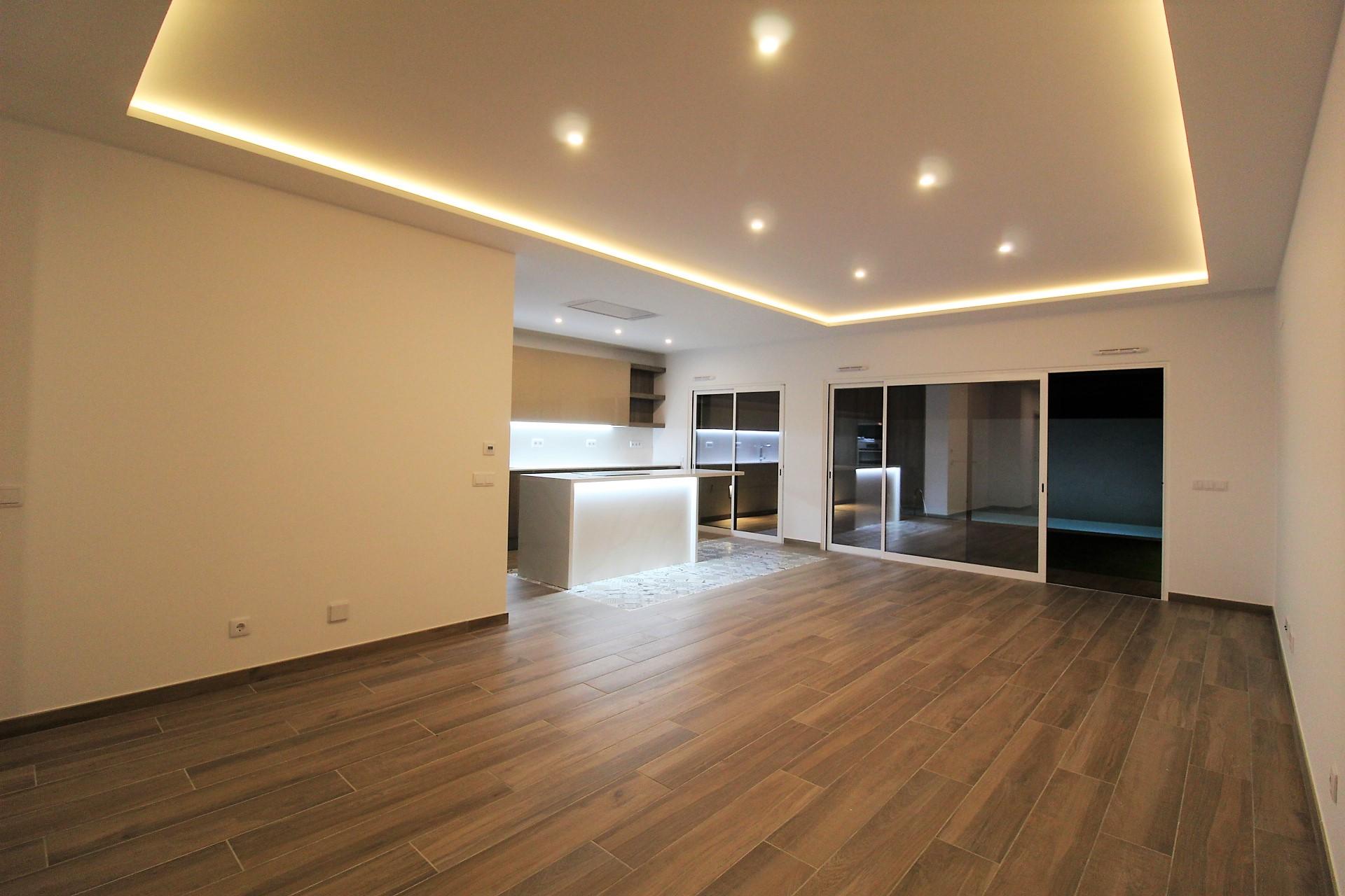 Moradia T3 com piscina e vista mar para venda em Santa Luzia, Tavira